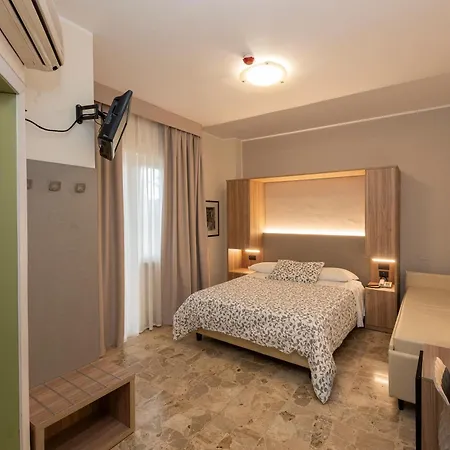 Hotel La Rotonda Cepagatti Exterior photo